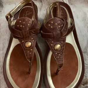 Cole Haan 8 1/2 with Nike air soles. New